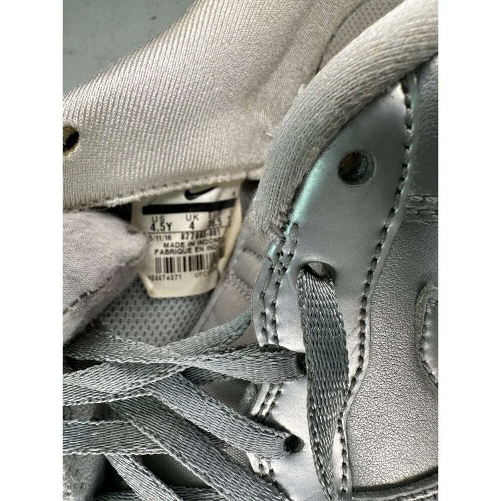 Nike Air Force 1 Low SE GS Girl's Sneakers Size 4.5Y Metallic Silver